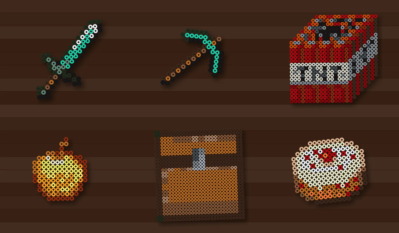 Minecraft strijkkralen wapens: diamanten zwaard, diamanten houweel, TNT, gouden appel, kist en taart op een houten tafel