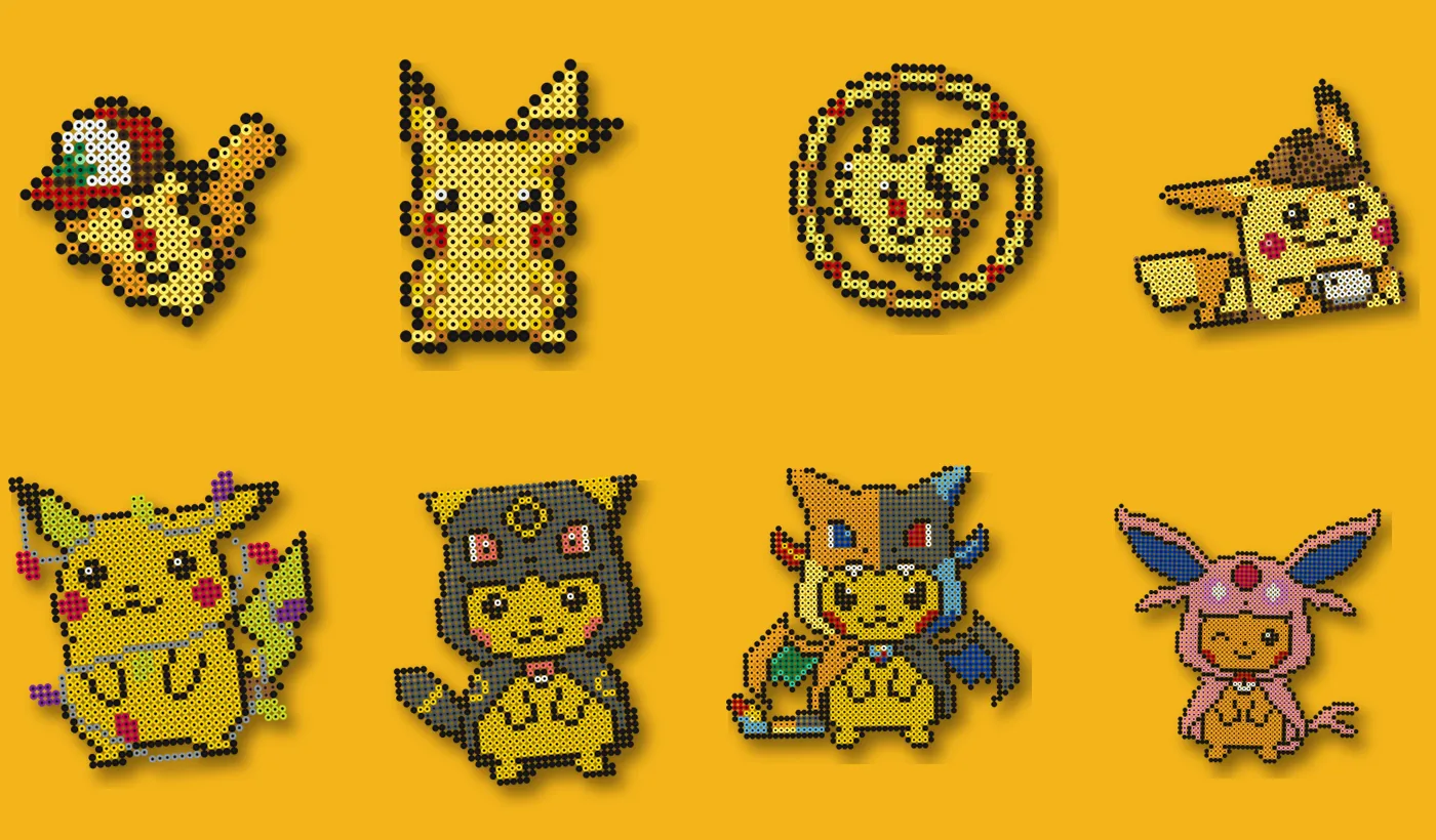 Alle acht Pikachu strijkkralen patronen naast elkaar op een gele achtergrond
