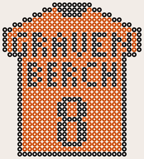 Strijkkralen voetballer: Rugshirt Gravenberch 8, 28 × 31 kralen